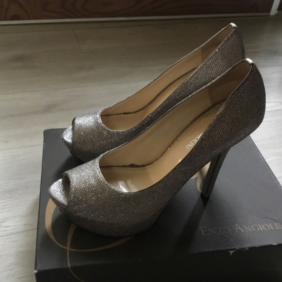 Enzo Angiolini, size 8, gold shimmer - Picture 3 of 8